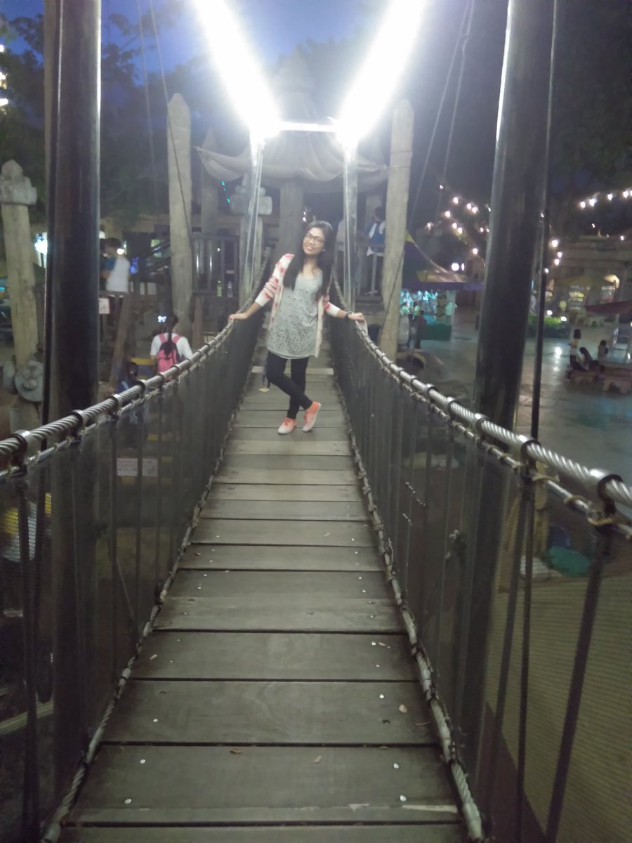 muhlisuh007's tweet photo. I think I have future in modeling. Hahaha!
#PakModel #HangingBridge #EK2016 https://t.co/901ym5f83k