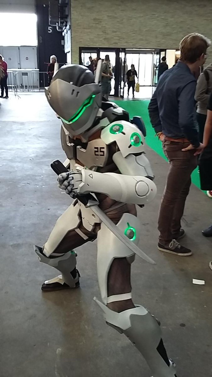 Amazing Genji cosplay at Gameforce!!!す ご い ゲ ン ジ コ ス プ レ.. 