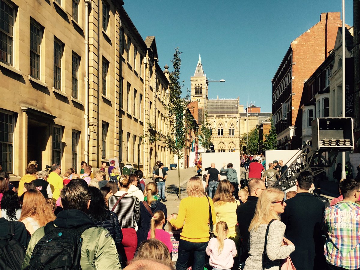 Enjoying watch <a href="/ScreenNorthants/">Screen Northants</a> do their work on Guildhall Road on a sunny Sunday morning #Northampton