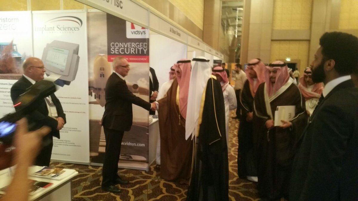SmarterAirports's tweet photo. HRH Dr. Abdulaziz Bin Nasser Al Saud, meeting exhibitors  #AMS2016 #SaudiArabia https://t.co/c43Im035R8