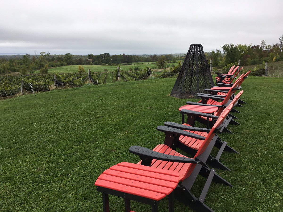 PLAYnSTAYnGREY's tweet photo. Grey't wine, stunning location. #coffinridge https://t.co/pEjx9AWkT2