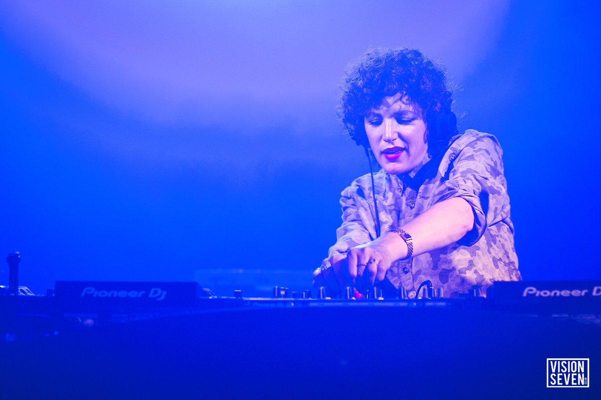 visionseven tweet media