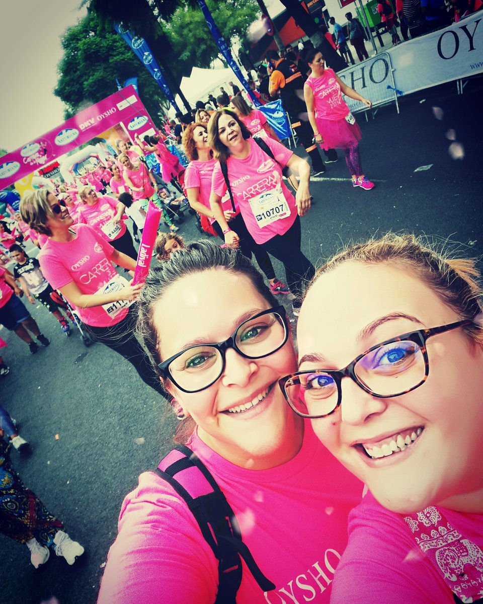 SoRyCr82's tweet photo. Carrera de la mujer 2016 #Sevilla #dtsur #reparalia #hoygananlaschicas #campeonas #laschicassonguerreras @RRHH_Reparalia @Reparalia https://t.co/dEvduhMLvc
