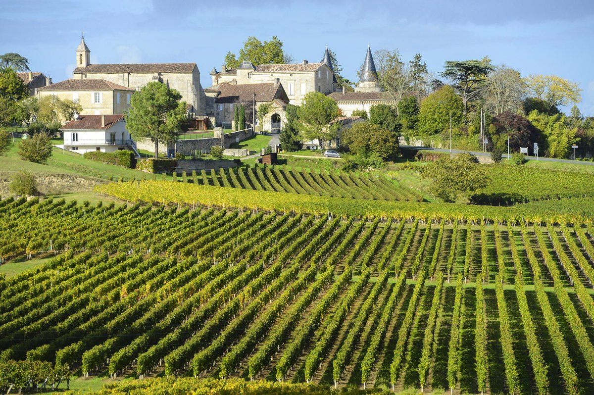 Grand_Francais's tweet photo. Oenotourisme dans le #Bordelais : découvrir la Route des Vins #vin #tourisme #winelovers https://t.co/67PoEohI5C https://t.co/oXFBQw8v2Z