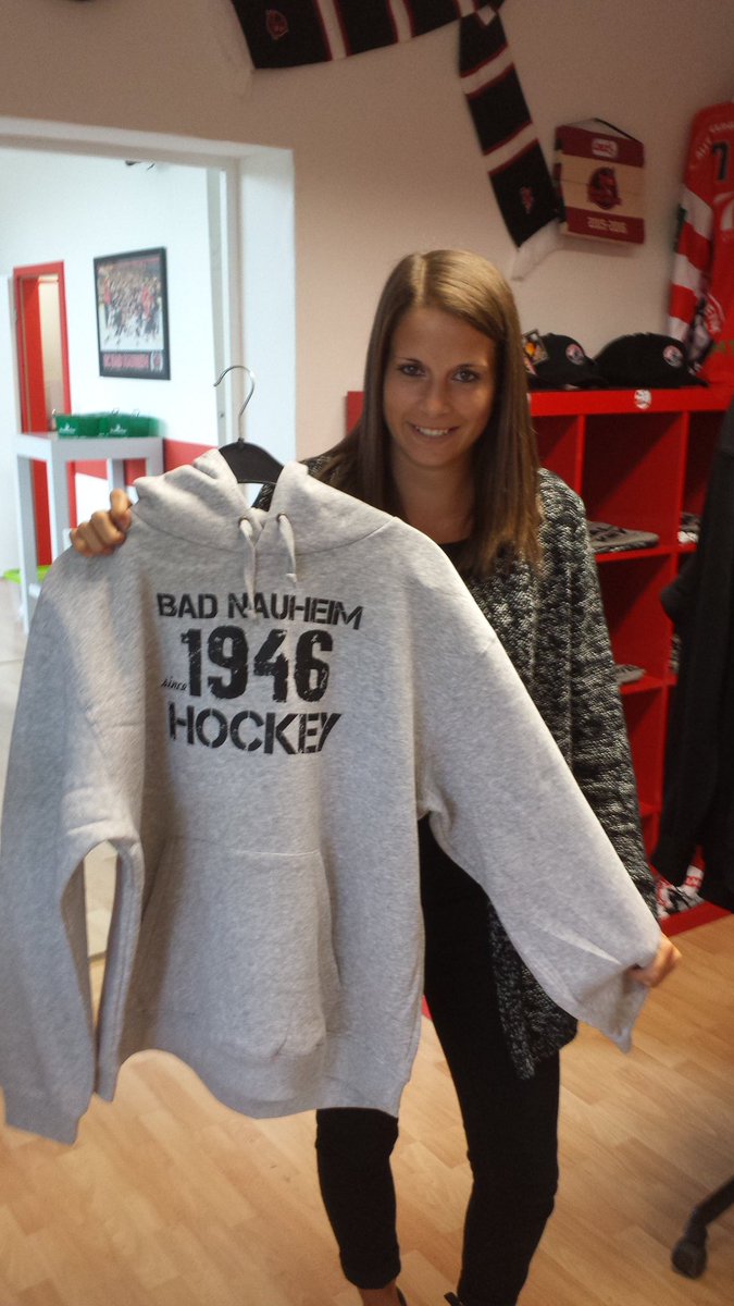 ec_bn's tweet photo. Der 1946 ECN Hoodie ist wieder erhältlich! #OriginalEishockey #Fanware #BadNauheim https://t.co/b46oITG6nY
