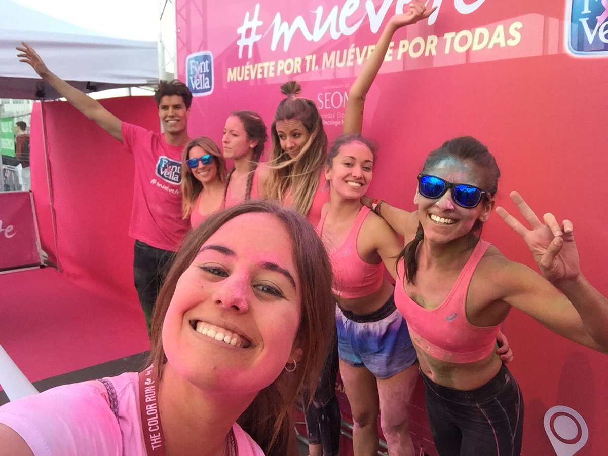 alba_abe's tweet image. A correr y a donar quilómetros contra el #cáncerdemama con @AguaFontVella y #colorrun2016. #Muévete ! 👏🏼🎉