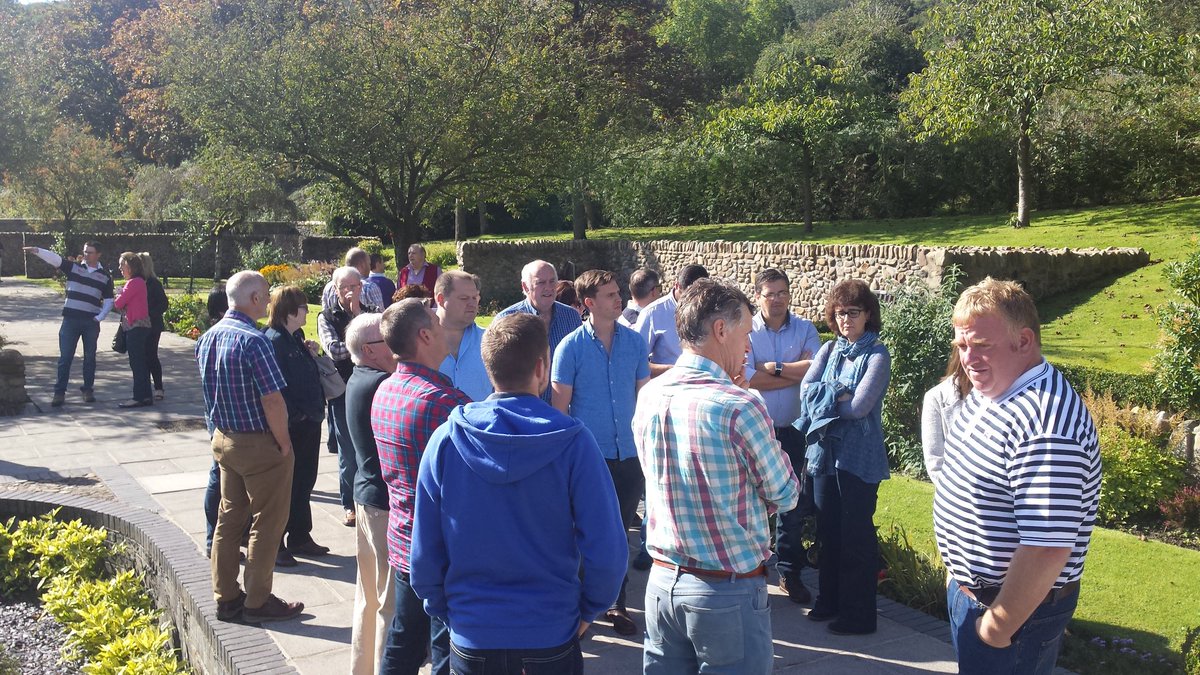 Munud i feddwl....ymweliad â safle ysgol a gardd goffa Aberfan. Cofio'r drychineb bron i hanner canrif yn ôl  #bygdaith #aberfan