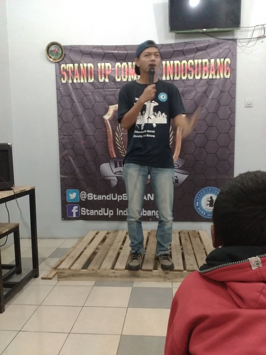 Standupindo_SBG's tweet photo. Yang abis main dari Bekasi, ada @dedecadel0002 mencoba #OpenMicLagi #OpenMicSBG https://t.co/j8fnmGXf4h