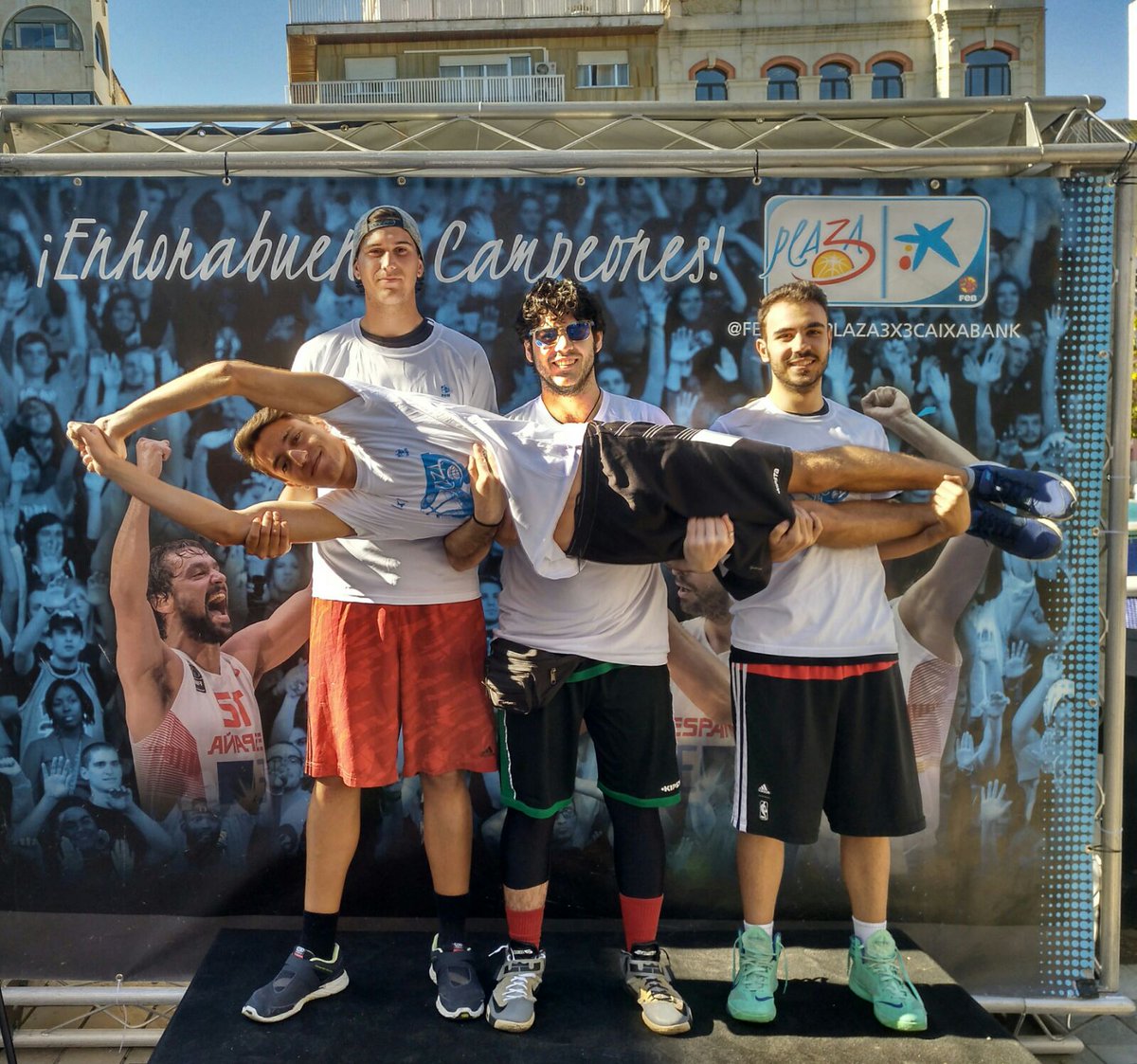 javiCaballero93 tweet media