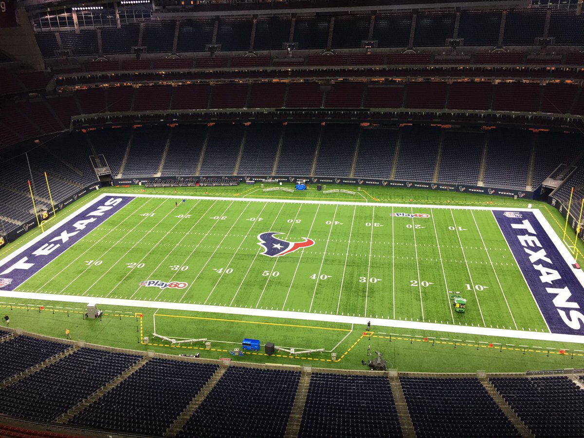1045TheZone's tweet photo. Rise and shine from Houston. @titansradio is getting ready to bring you #TitansTexans this afternoon. https://t.co/CmzGwccGqc