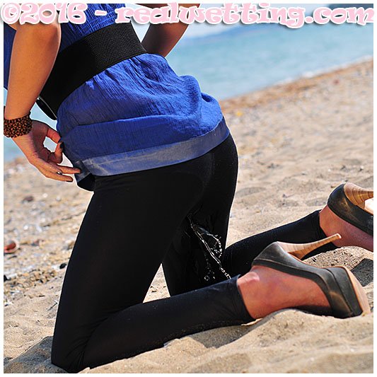 Realwetting's tweet photo. Drunk Dominika is teasing you guys and shows you a hot and sexy wetting.#pissingleggings #beachpee #teasingwetting #outdoorpeeing #pissdrunk https://t.co/oWmPyO4N5N