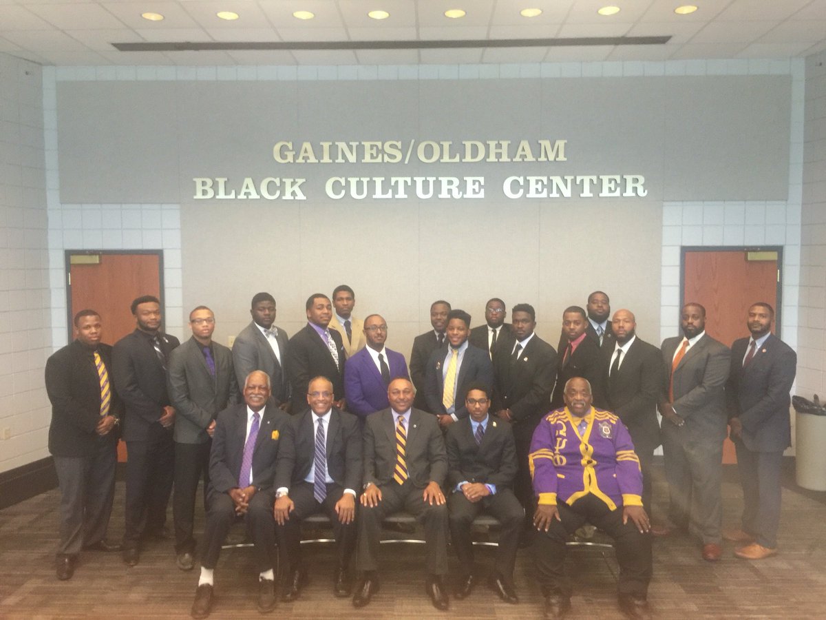 IAmDLowery's tweet photo. Behold how good & how pleasant it is for brethren to dwell together in unity. #HomeOfTheHeavyweights https://t.co/6x7tzY8cGV