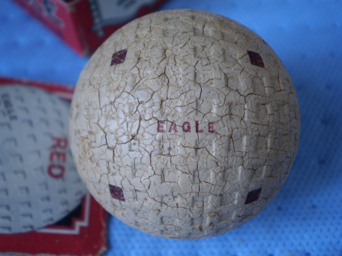 onlinegolfauc's tweet photo. 1920s-1930s era #golf ball a great addition to your #antique golf collection. #Golfing #Golflife #pga #golfcourse  #golfgear https://t.co/W6R0zvQ9EW