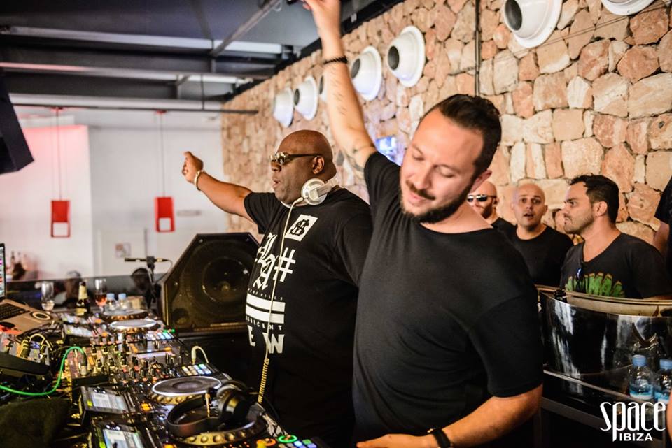 BE_AT_TV's tweet image. Emotional times with @Carl_Cox b2b @nicfanciulli  at @SpaceIbiza 

Watch here: be-at.tv/C_4HAA
