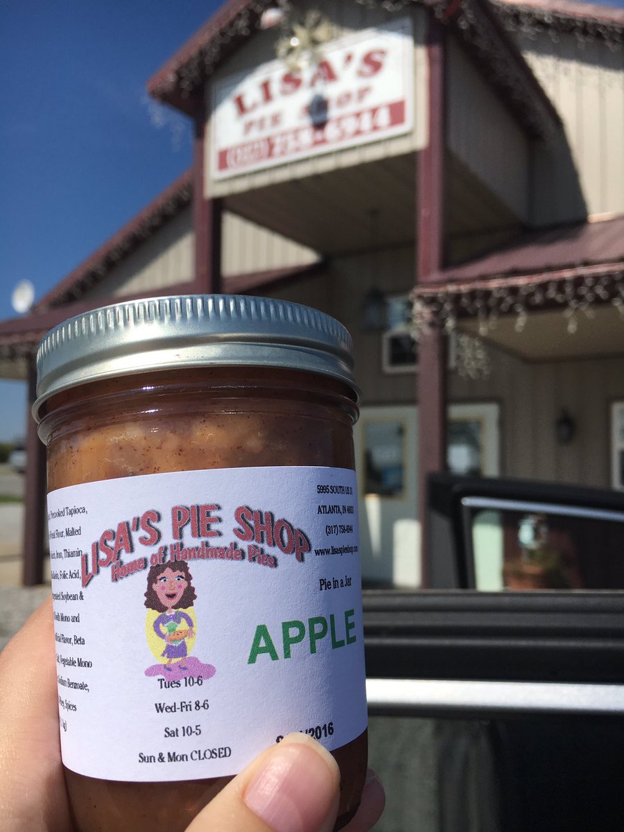 KatieU57's tweet photo. The only thing better than pie is pie in a jar. Take it on the go for a fall picnic! Get it at Lisa's Pie Shop #VisitHC #HCEats https://t.co/5fCxgpJdPo