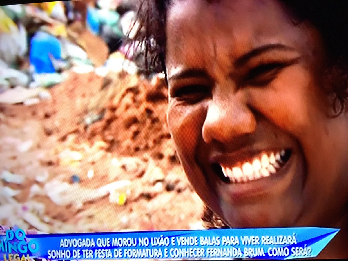 MKMusicBrasil's tweet photo. Que lindo... 😢 @PraFeBrum @celsoportiolli @Domingo_Legal @SBTonline #SeLiga que dá tempo de assistir... #FernandaBrumNoDomingoLegal https://t.co/iUDb3anxJN
