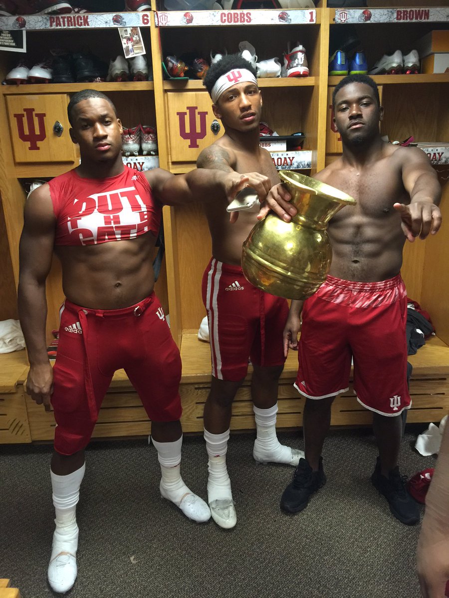 Gotta_BeGreat's tweet photo. #SpitTalk #RaiseTheFlag B1G win vs Mich State https://t.co/ohT1ZxKX6T