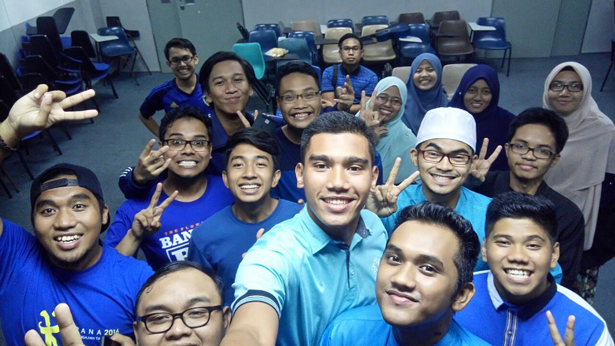 thaufiqqq's tweet photo. I had so much fun tonight. Thanks a lot guys 😊

#anakdidik #AifaPrestige #AGDAifaPrestige #Major9 #Annex1 #CfsPJ #iium https://t.co/xUrOP0jnp4