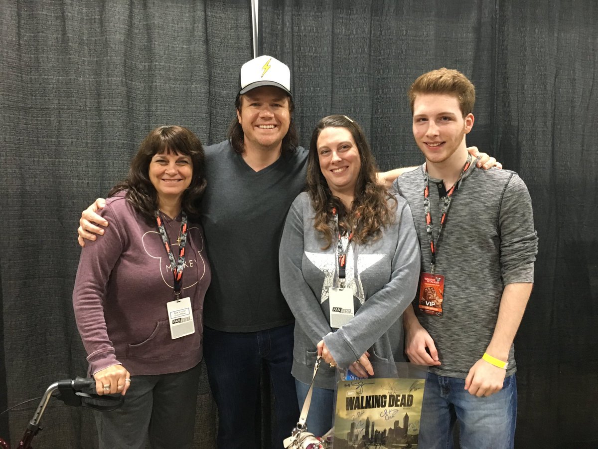 ScreamsThemes's tweet image. Hanging with @JoshMcDermitt #WSCPhilly #Walkingdead