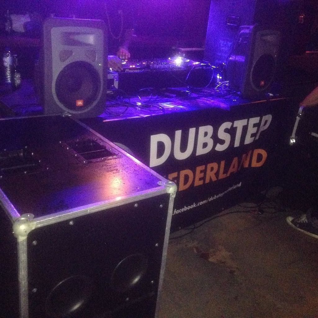 NL_Dubstep's tweet photo. Dikke shoutout naar Hardleers voor het fixen van het geluid vannacht! #kdanz #schagen #reb… https://t.co/HSoKyQZWbf https://t.co/Ger8Law9As