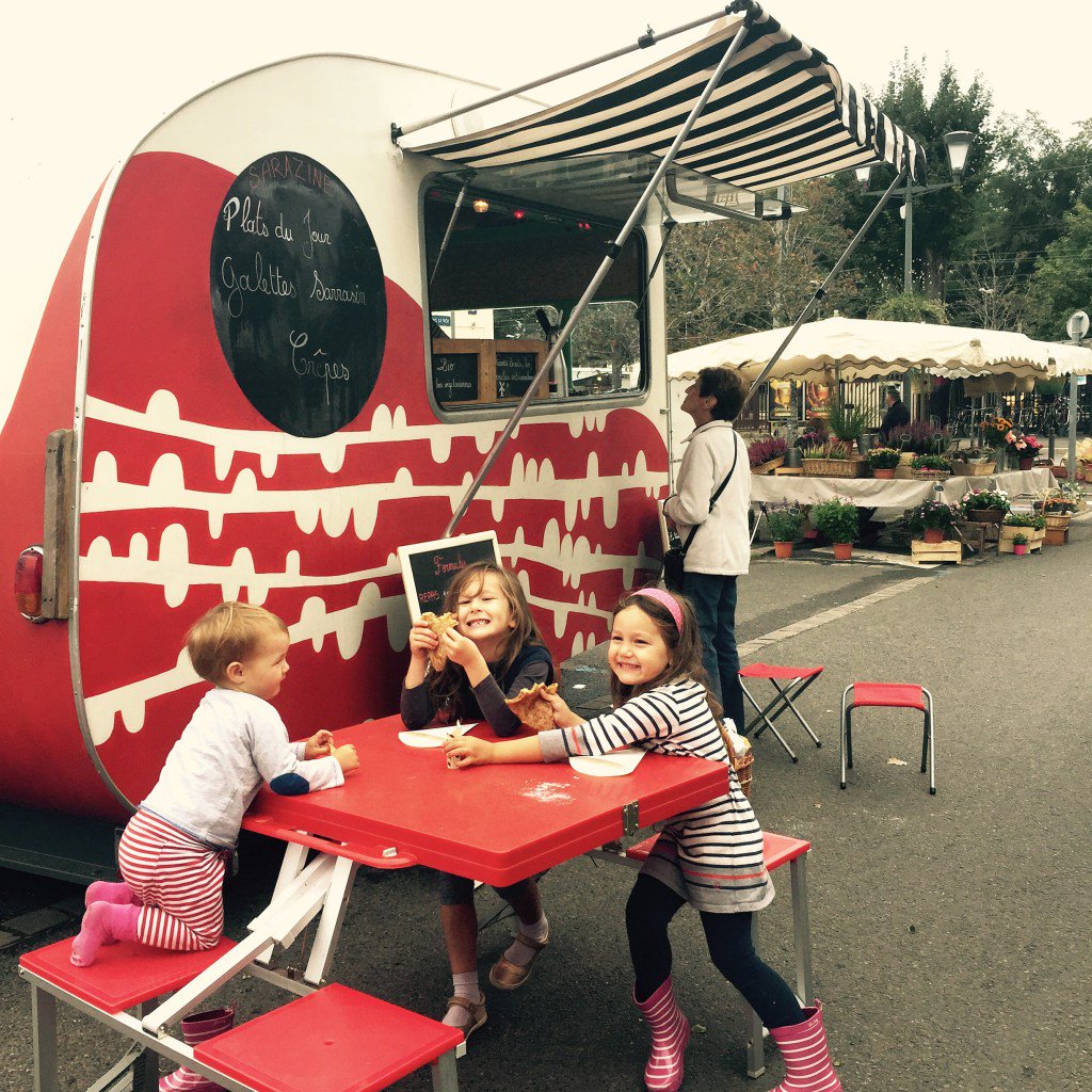 Marché de Bois Le Roi sarazinefoodtruck.wordpress.com/2016/10/02/mar…