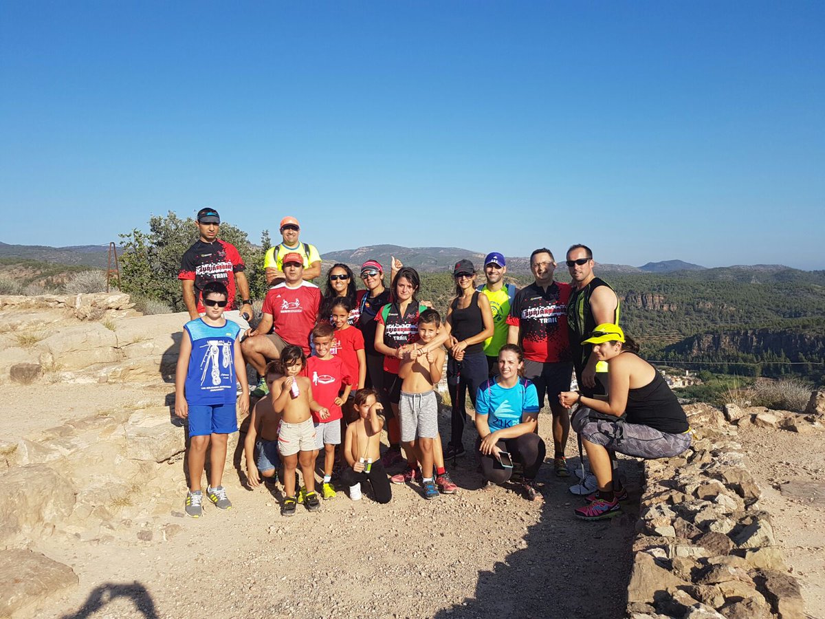 burjarunners's tweet photo. Ayer por la tarde hicimos ruta de senderismo por Olocau con los más jóvenes. Menuda cantera tenemos! Habrán más salidas pronto. Únete! https://t.co/lJfVyKk1Hl