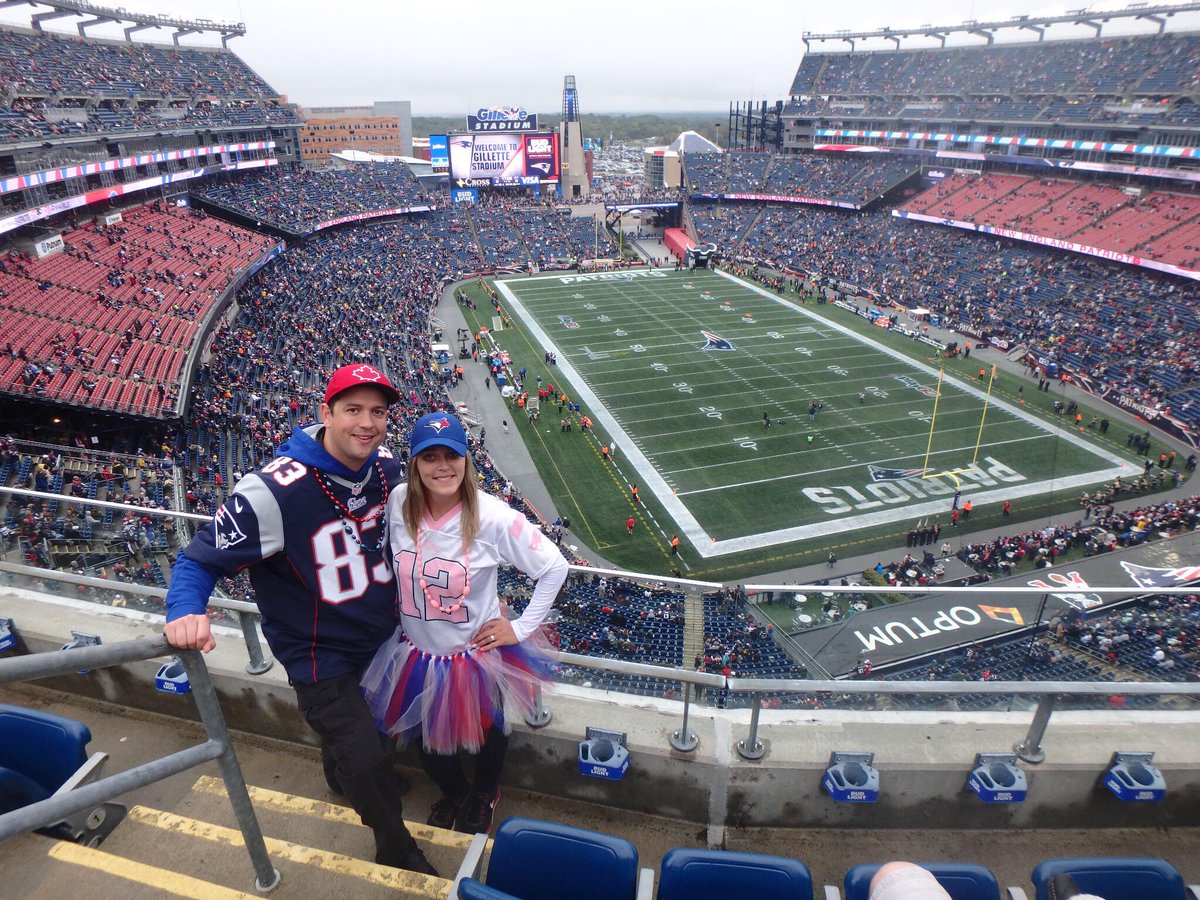 Cher_jays's tweet photo. Made it to our 24th #nfl tailgate in New England #patriots #questfor32 https://t.co/cYZujfvOdy