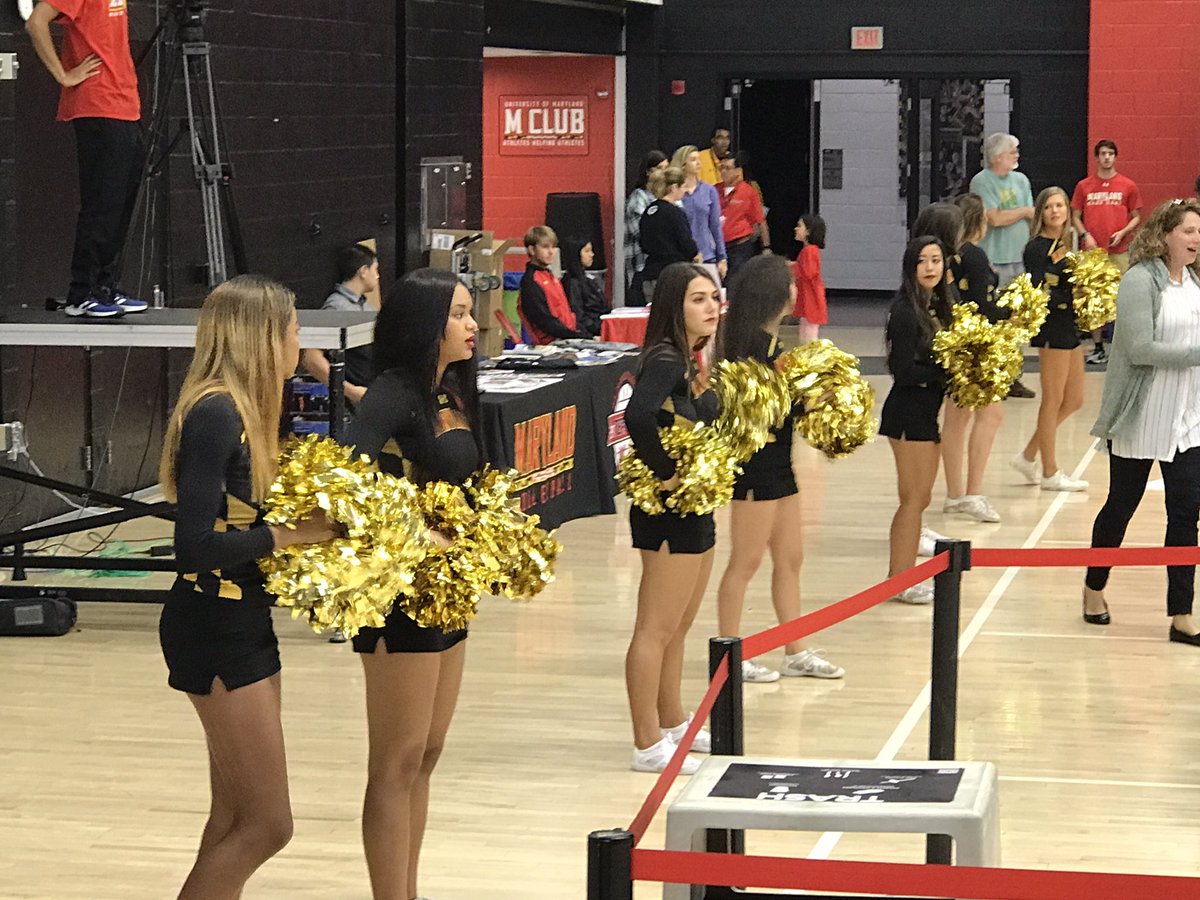 TremayneCobb's tweet photo. @TerpsVolleyball with @treannnaaa #UMD #umdcheer https://t.co/bAR1vF9VhG