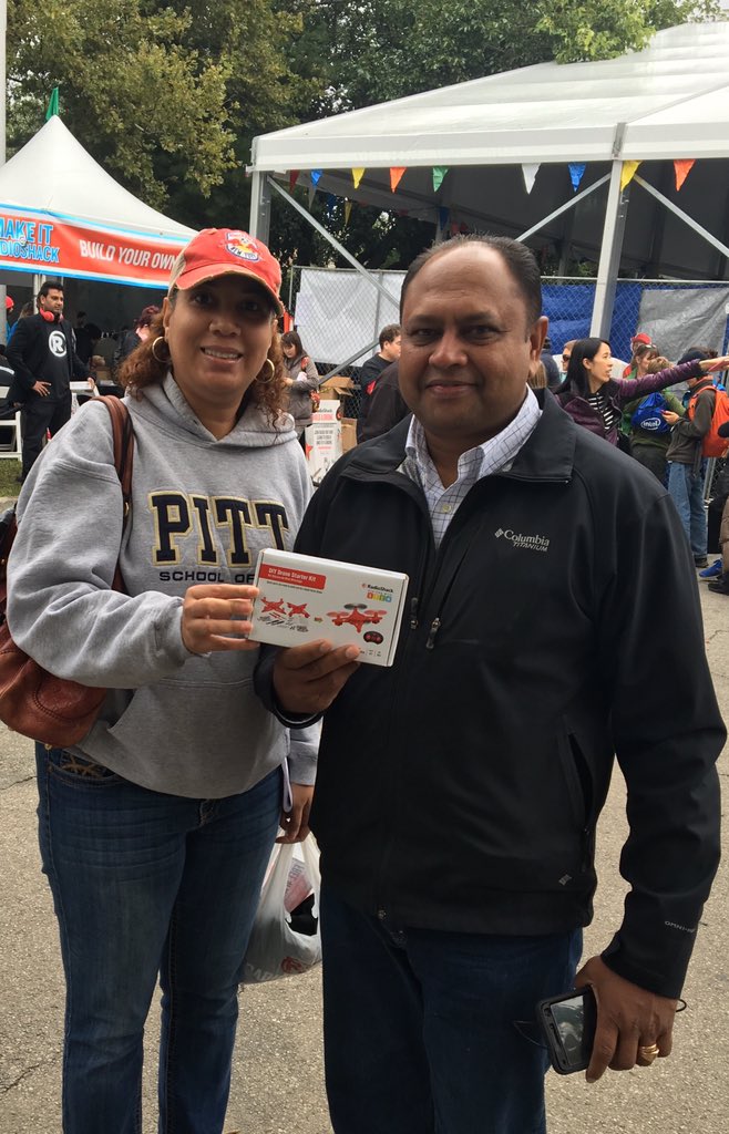 A4C_ATHLETES's tweet photo. Shout out to @RadioShack's Area Director Ravi Harrichand today at the @makerfaire in NYC @nysci #FreeDrones #BuildADrone https://t.co/DubYvy4VvG
