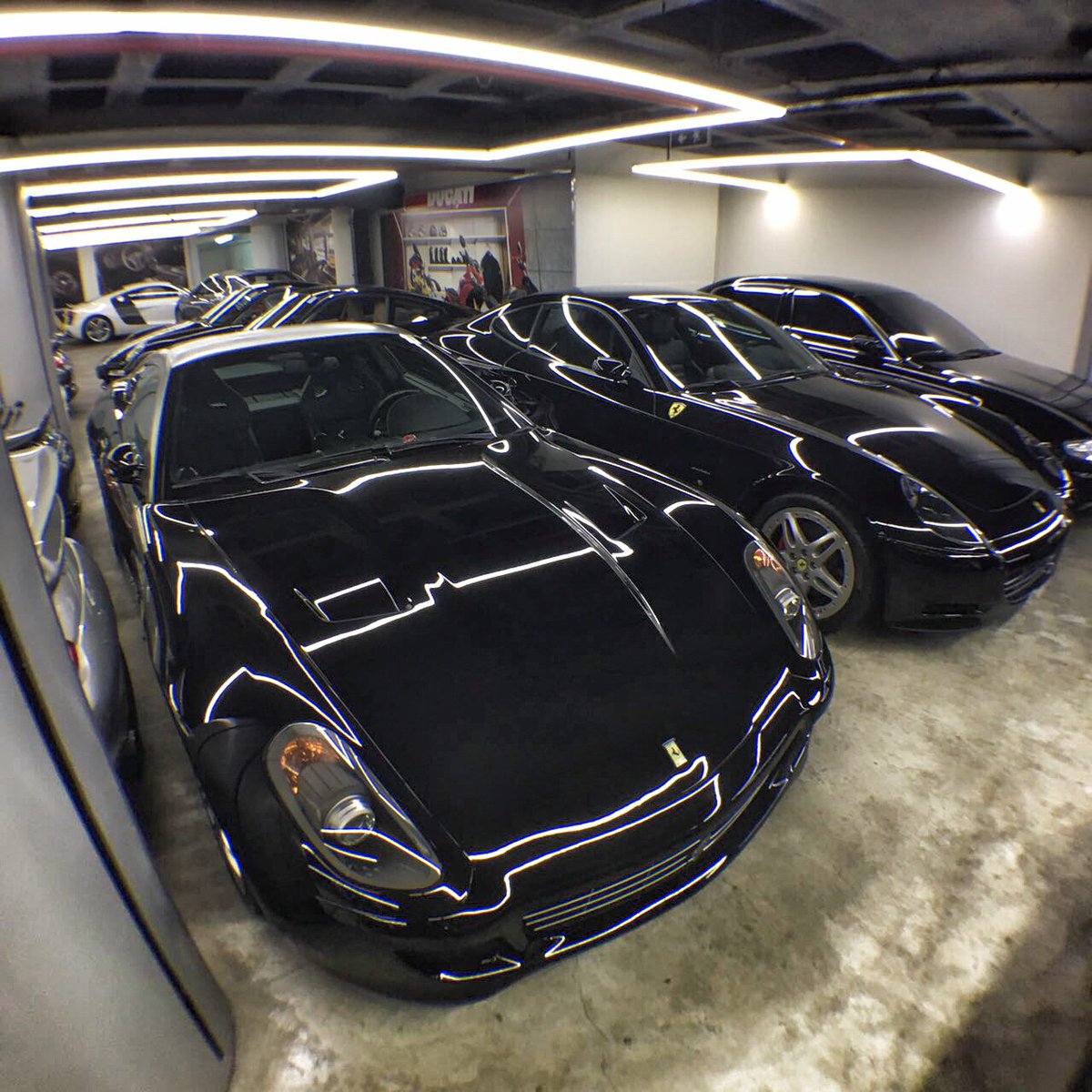 SSmotors's tweet photo. #V12rules #FrontEngine #biggestselection #biggestcollection #nowhereelse https://t.co/rj8demxVsc