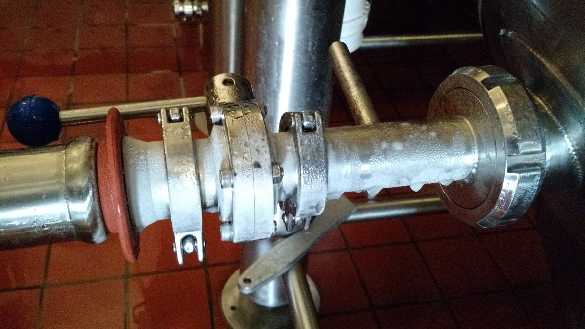 AhnapeeBrewery's tweet photo. Little Soldier was cold...really cold, filtering today. #coldfiltered https://t.co/DJJIt6mKMv