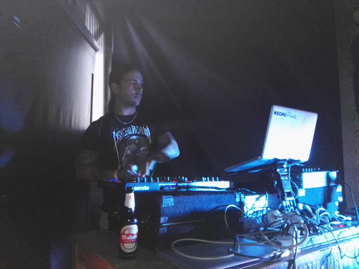 kechuprods's tweet photo. #hiphop #trap #rap #dancehall #dubstep #electro #drumandbass #techno #reggae #porriño #salgueira #barsalgueira https://t.co/iQ8p9k5TWX