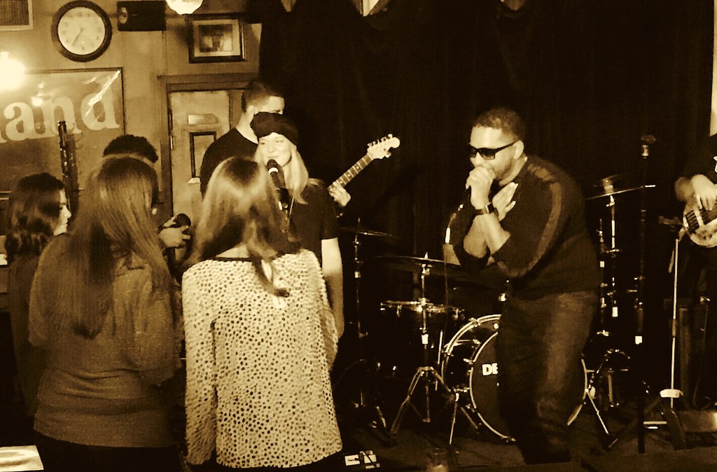 tracksevenband's tweet photo. #Dope fan #Shots from last nights show... The ladies felt like @Da1COST was singing directly to them w/ @OfficialKFHox @Track7Band @J_TBass https://t.co/OuVKWq4LSz