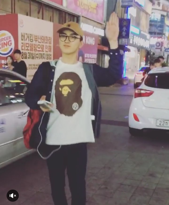 XitSuh1221's tweet photo. 손 길쭉한거 너무 좋다 싸대기 맞거시ㅠ다 https://t.co/wkxLsgRrBP
