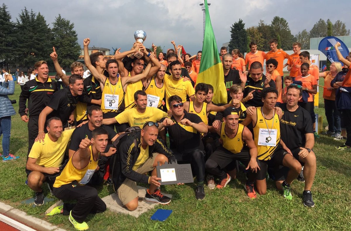 GDF's tweet photo. #FiammeGialle #atletica #CdS2016. La squadra delle Fiamme Gialle Simoni vince lo scudetto allievi ed è Campione d'Italia Under 18! https://t.co/Z4V7ph1V2O