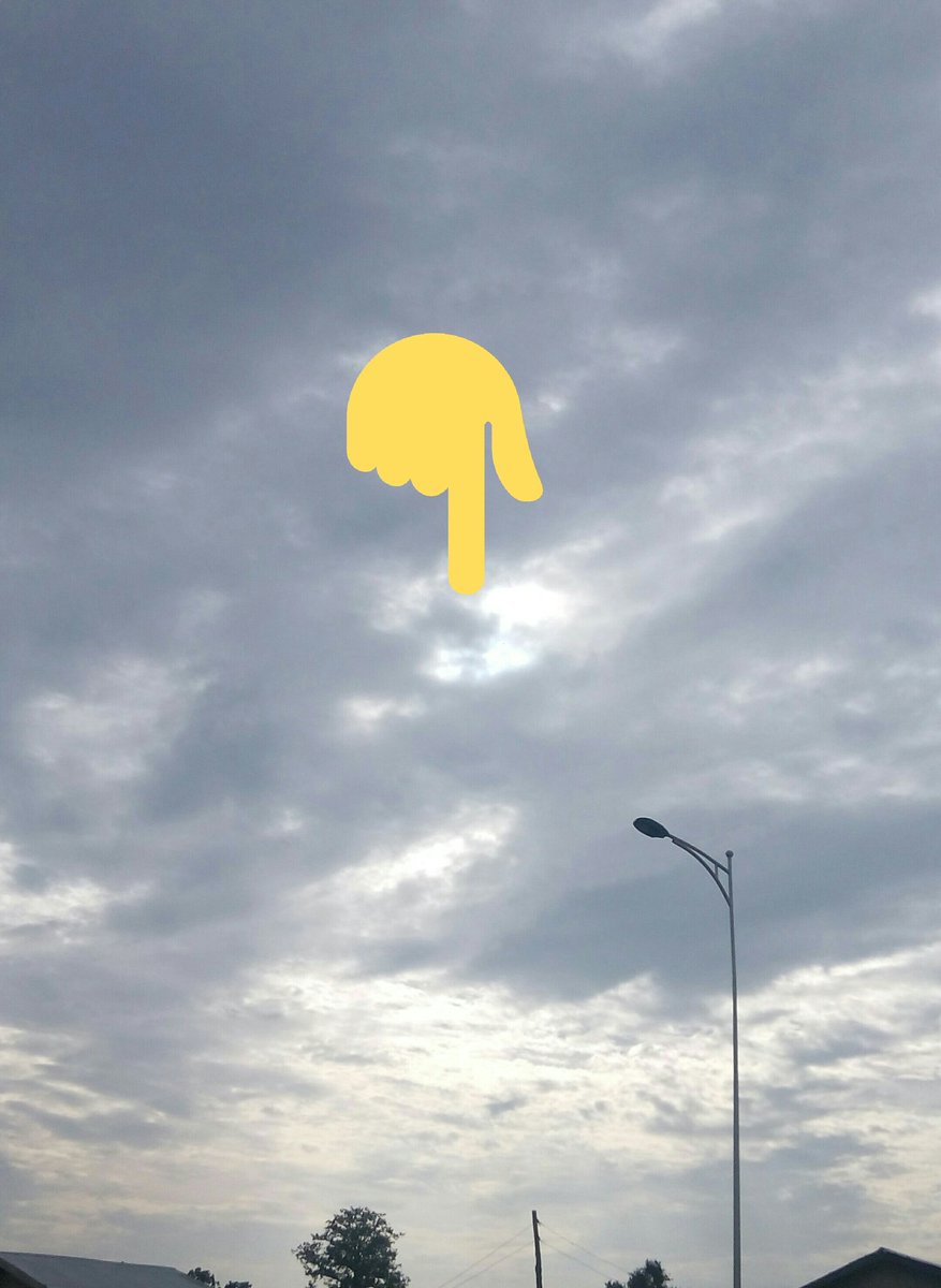 umar_yardua's tweet photo. @Waltme90 ...don't know if you can see it bro..... but that a full moon... #y3la https://t.co/a5kCHTZdQo