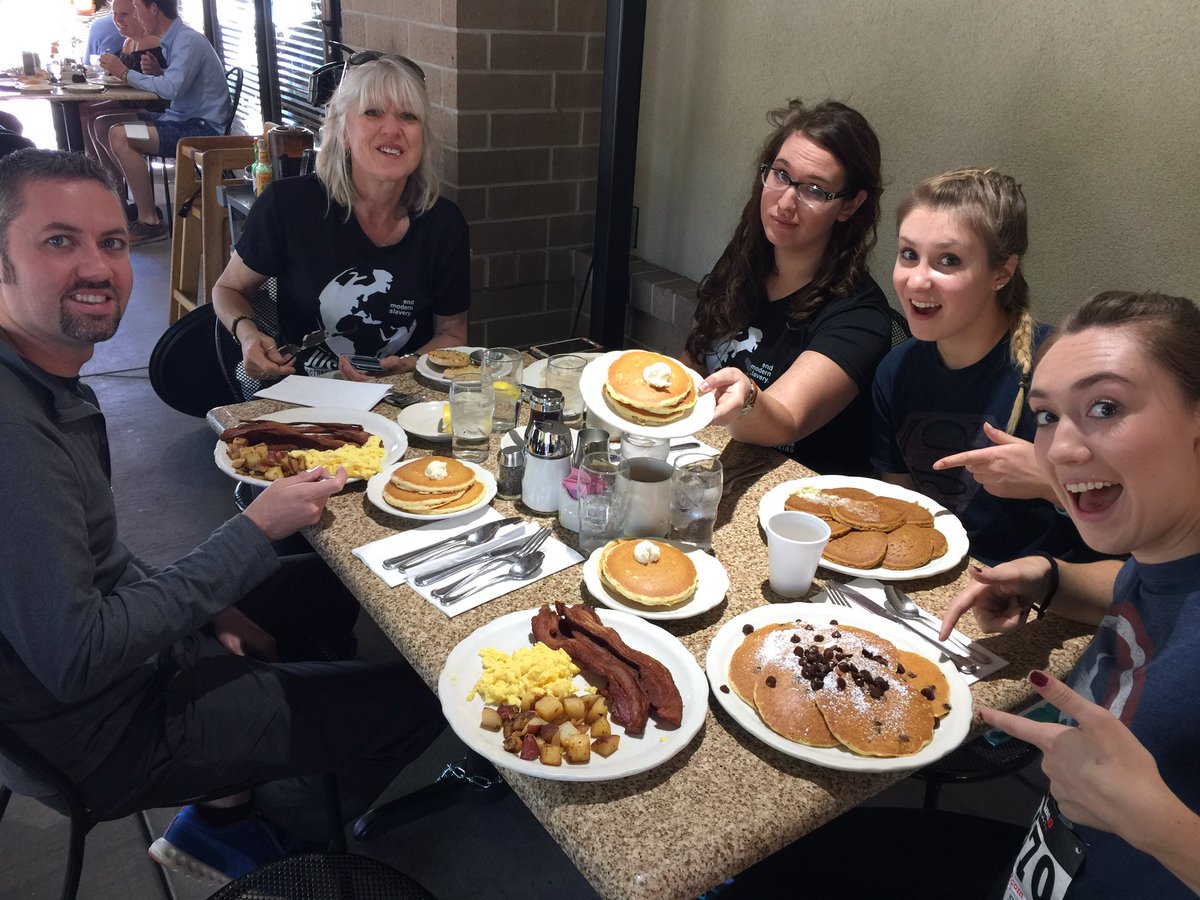 GlowEventCO's tweet photo. #werunforpancakes @gloweventco #justicerun #stophumantrafficking https://t.co/CZGXff6m61
