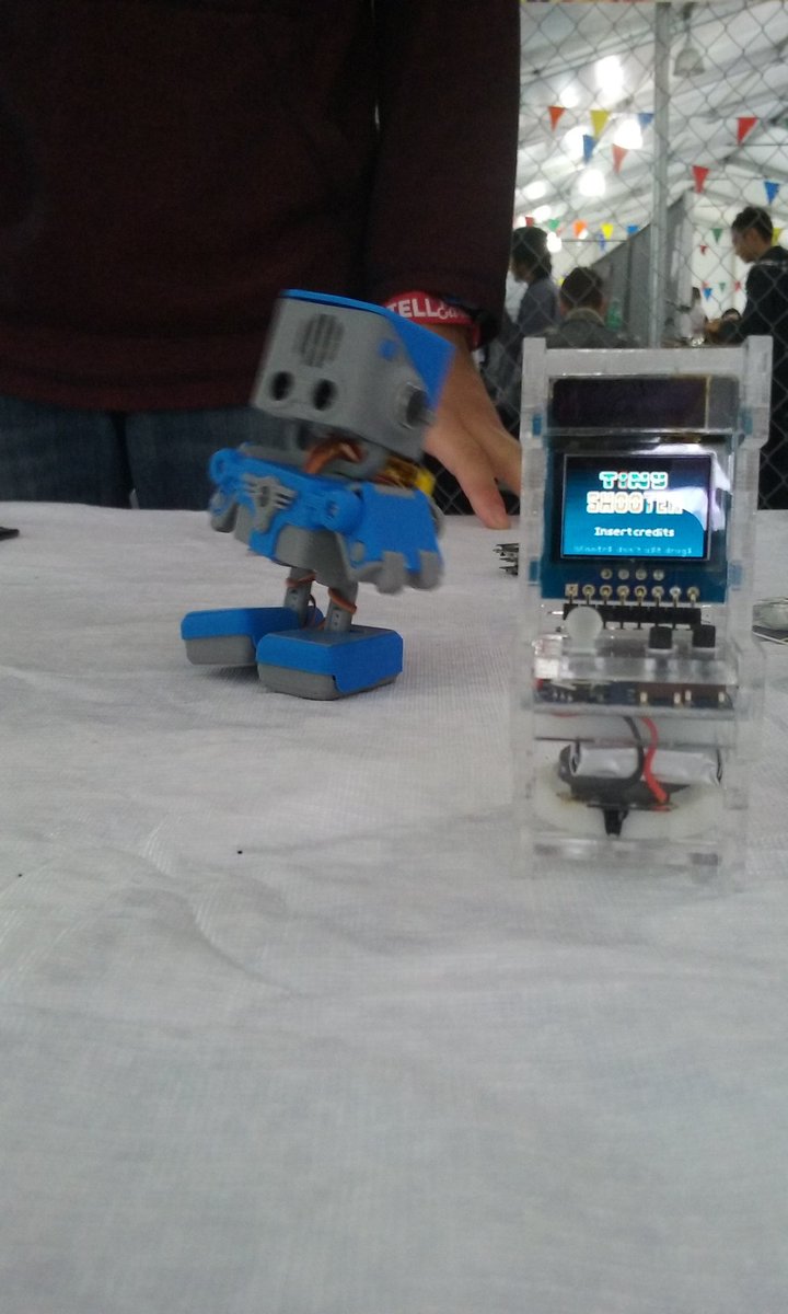 DaveK0101's tweet photo. #timbot #tinyarcade at #WMF16 https://t.co/Jj9XxCEUxA