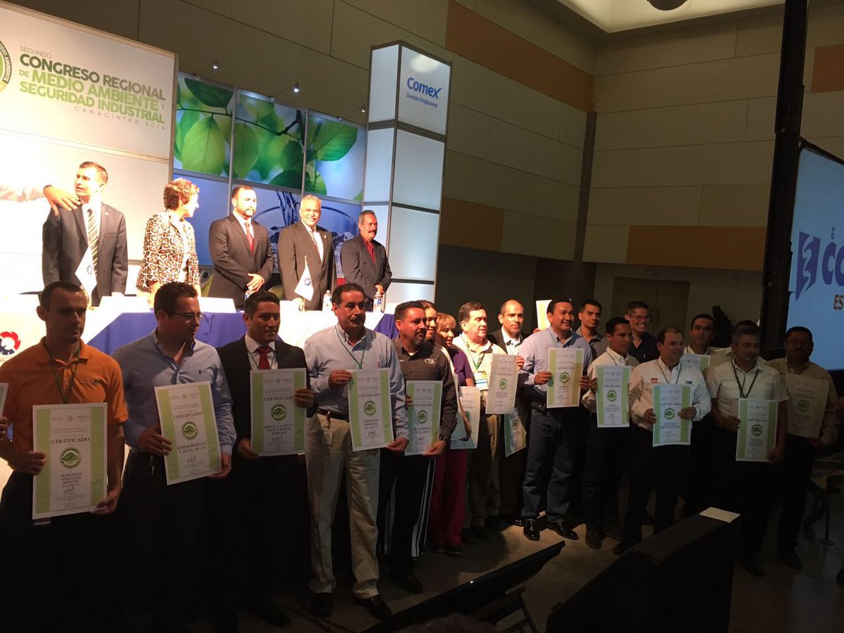 PROFEPA_Mx's tweet photo. Entrega PROFEPA 23 certificados de #IndustriaLimpia  y  de calidad ambiental en #BajaCalifornia https://t.co/SPMf2OBi8I https://t.co/2iIJFWDROR