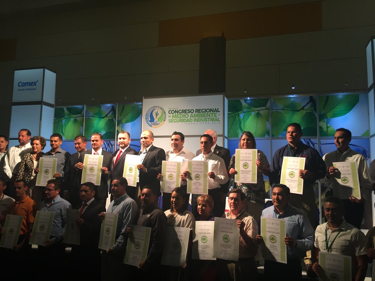 PROFEPA_Mx's tweet photo. Entrega PROFEPA 23 certificados de #IndustriaLimpia  y  de calidad ambiental en #BajaCalifornia https://t.co/SPMf2OBi8I https://t.co/2iIJFWDROR