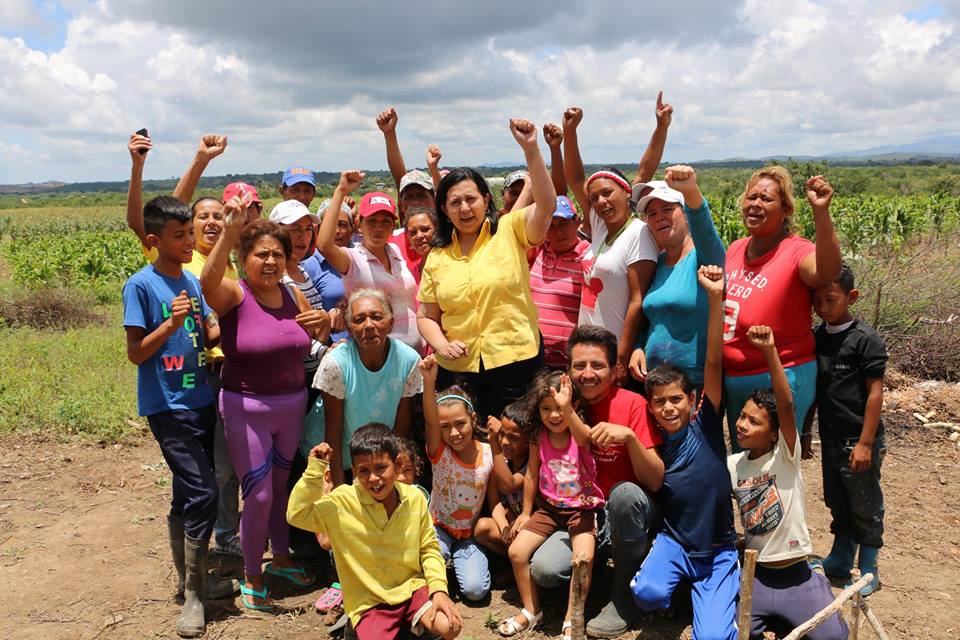 gestionperfecta's tweet photo. Con más fuerza que nunca, continuaremos apoyando a ese pueblo de sangre gayona que tanta atención y respaldo merece. ¡Lara, estoy contigo! https://t.co/loZcYf5wDJ