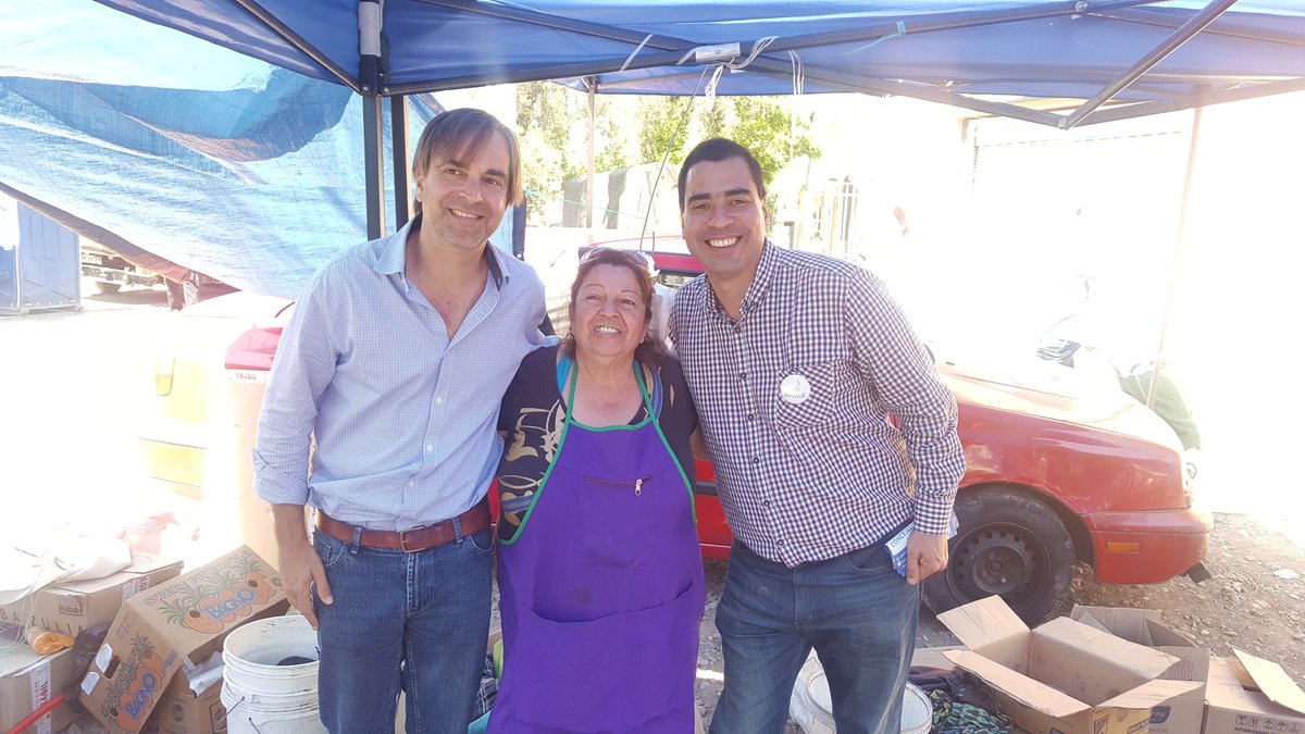 tqsanjoaquin's tweet photo. Hoy estuvimos junto a @lcruzcoke acompañando a los vecinos de San Joaquín. Este 23 de Octubre Vota J-26 Gonzalo Luna tu NUEVO Concejal https://t.co/hA3dv1Srp3