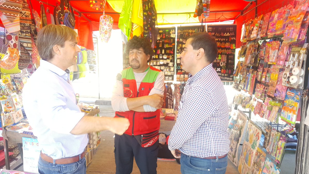 tqsanjoaquin's tweet photo. Hoy estuvimos junto a @lcruzcoke acompañando a los vecinos de San Joaquín. Este 23 de Octubre Vota J-26 Gonzalo Luna tu NUEVO Concejal https://t.co/hA3dv1Srp3