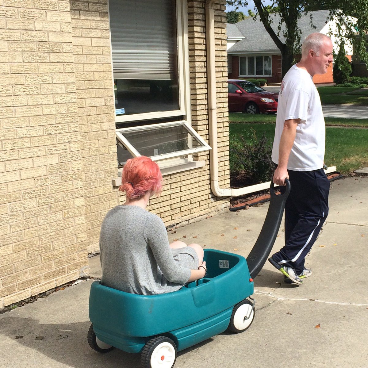 colliscool's tweet photo. so i found my old wagon and made my dad pull me around https://t.co/iurV5naHVf