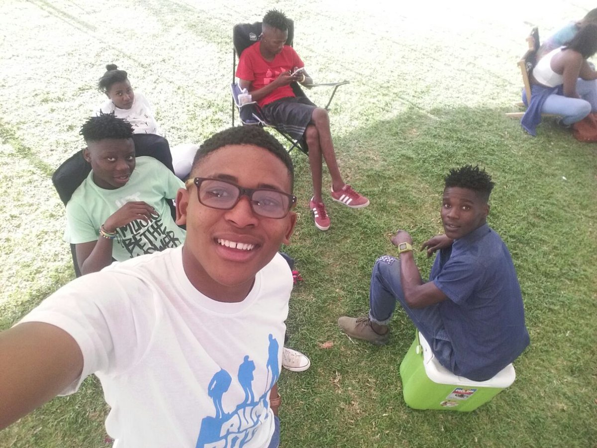 ChopaDollar's tweet photo. with the famO #Rasesasocialpicnic #RunBots @BakitoDj https://t.co/CAowh0Egux