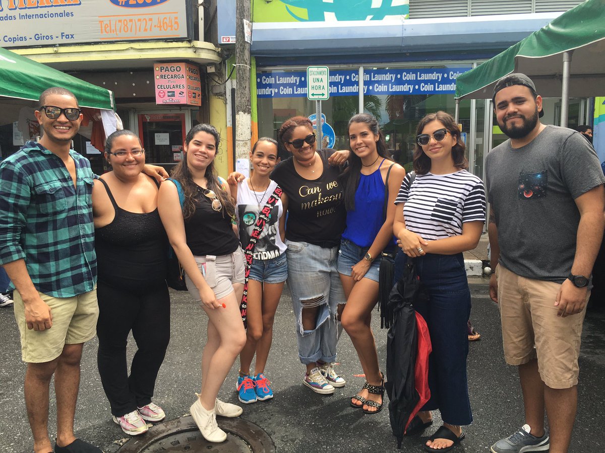 ambarodriguezm's tweet photo. Team 435 News reportando desde las #FiestasdelaCalleLoiza #Per435 https://t.co/7uULX7XV4o