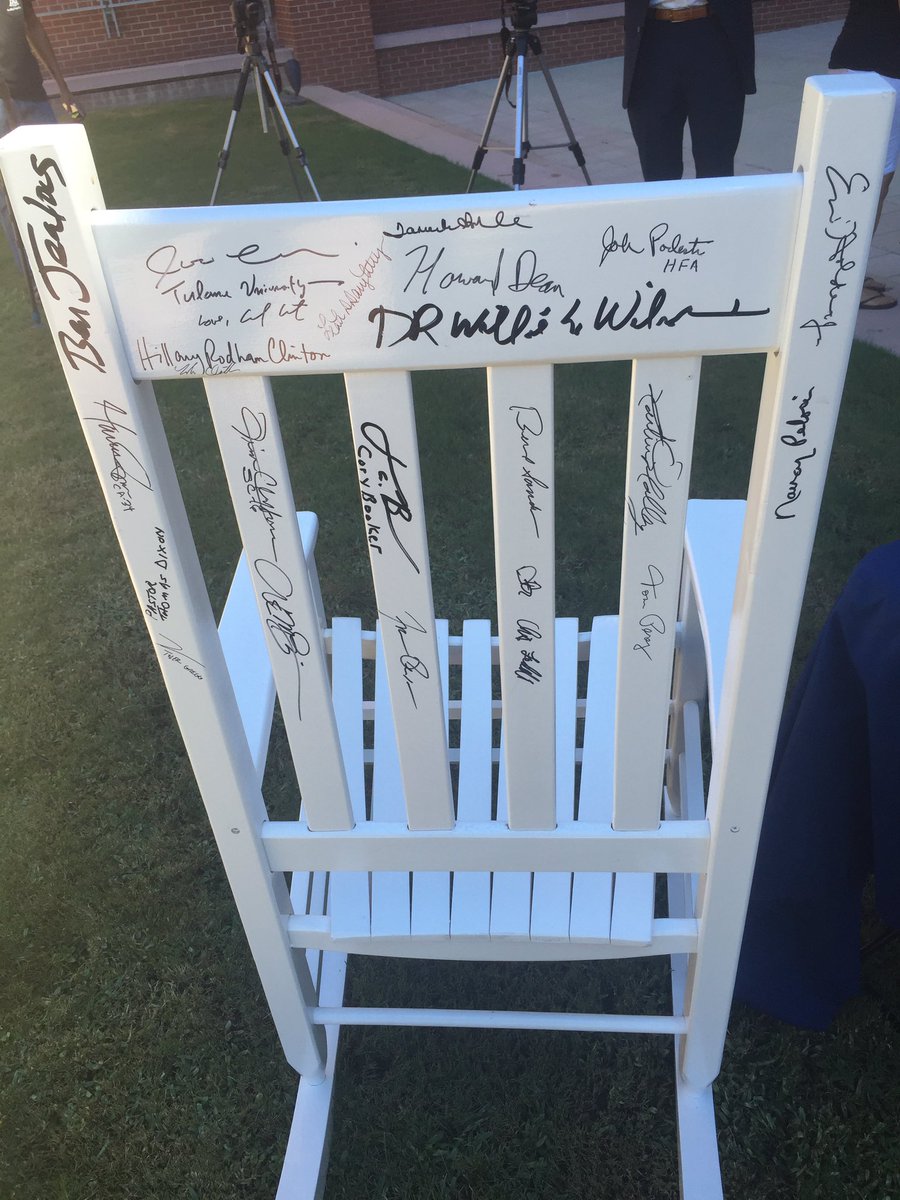 harrisonjaime's tweet photo. Wow-Look at the @ChairChats Chair... Blessed to chat w/ some amazing Dems! @HillaryClinton @LeahDaughtry So @donnabrazile r u next? @scdp https://t.co/3b5RWgZ0VK