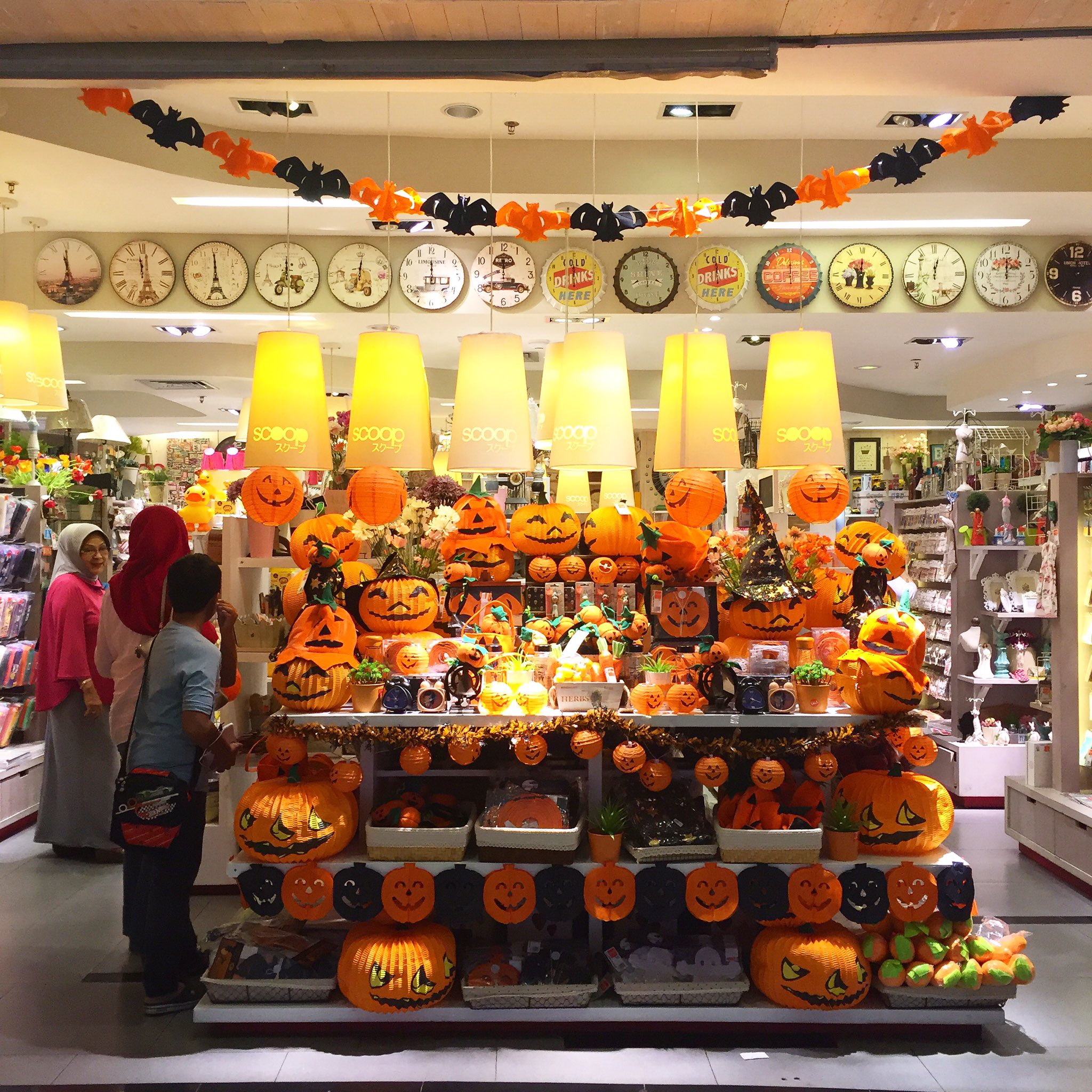 Summarecon Mall Kelapa Gading on X: Halloween is coming soon ! Get your  Halloween accesories at Scoop Mal Kelapa Gading 2, 2nd floor !  🎃🎃🎃🎃🎃🎃🎃🎃🎃🎃  / X