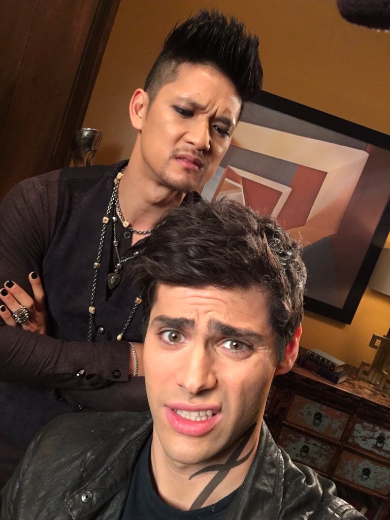 ShadowhuntersTV's tweet photo. For all of the #Malec fans! #Shadowhunters https://t.co/2UolnkKDvD