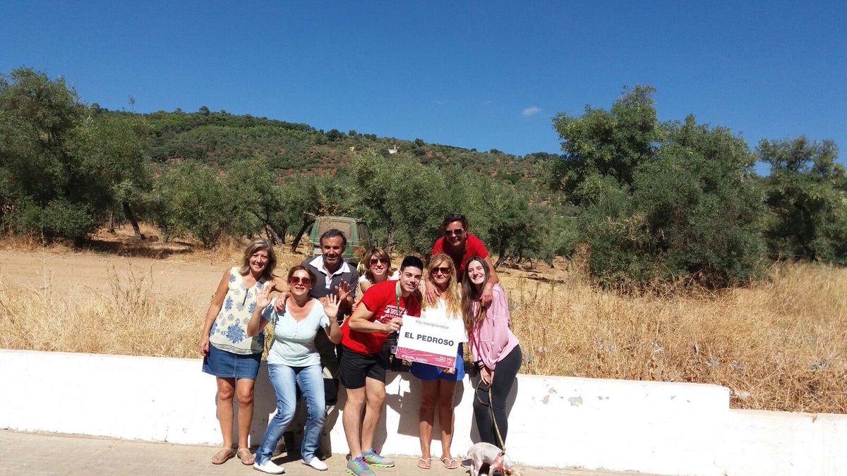 SinlyFriend's tweet photo. @Sevilla_Turismo #Sevillaesprovincia con los vecinos de la localidad y sus maravillosas vistas https://t.co/v40c76TJJk